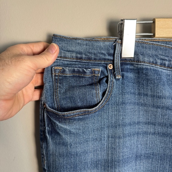 Old Navy Denim Women's 18 Short Curvy Straight Blue Jeans Summer Festival Casual - Picture 3 of 12
